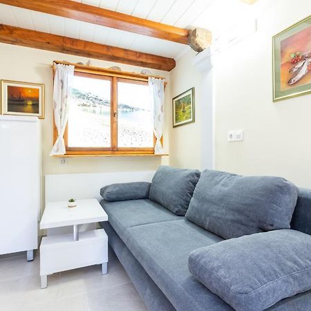 Apartment Sepat With Free Parking Place In Baska Exterior photo