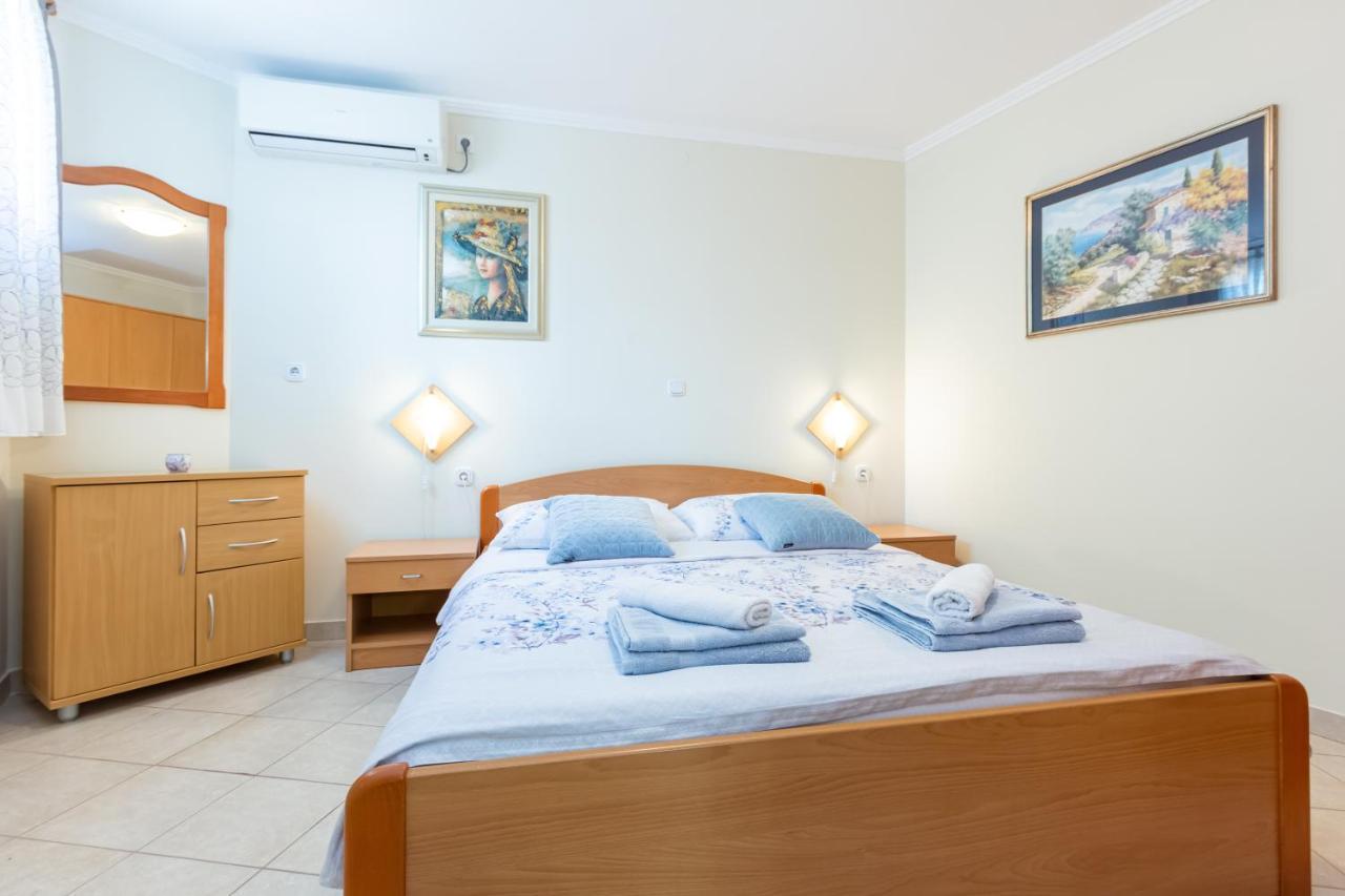 Apartment Sepat With Free Parking Place In Baska Exterior photo